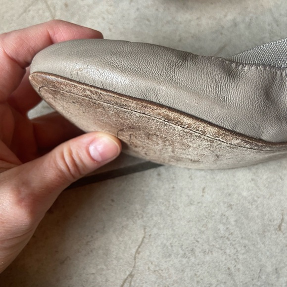 Tory Burch Caroline ballet flats! Size 7.5. Previously worn and loved! - Picture 4 of 10